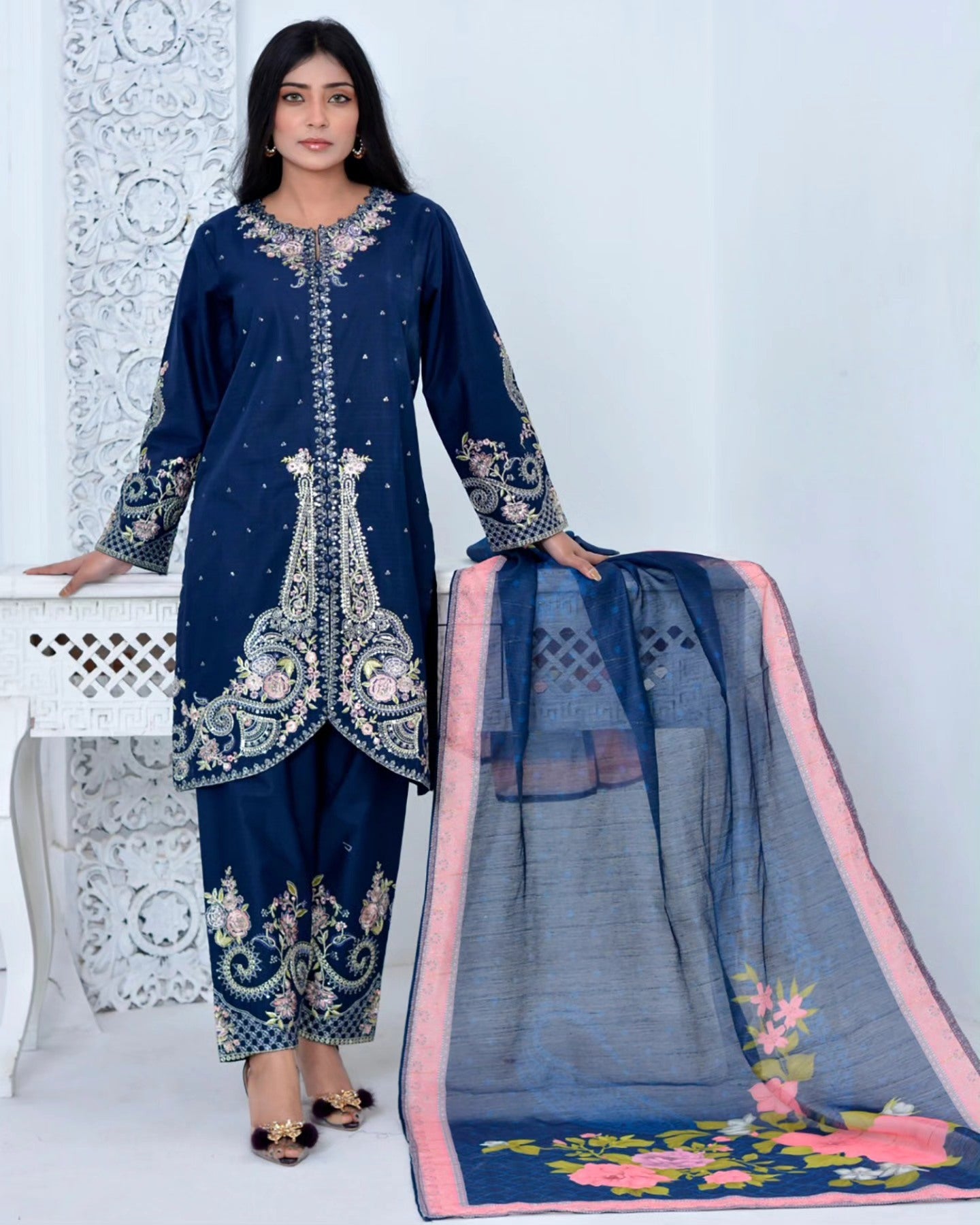 "Diva" Semi Formal Embroidered Three Piece Suits(78272)